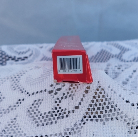 IT Cosmetics’ Your Lips But Better Lip Liner Stain cherry flush - Picture 5 of 6